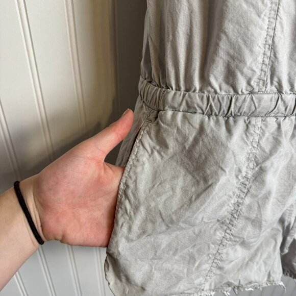 Bella Dahl halter style defined waist romper size small E40 - Picture 5 of 10